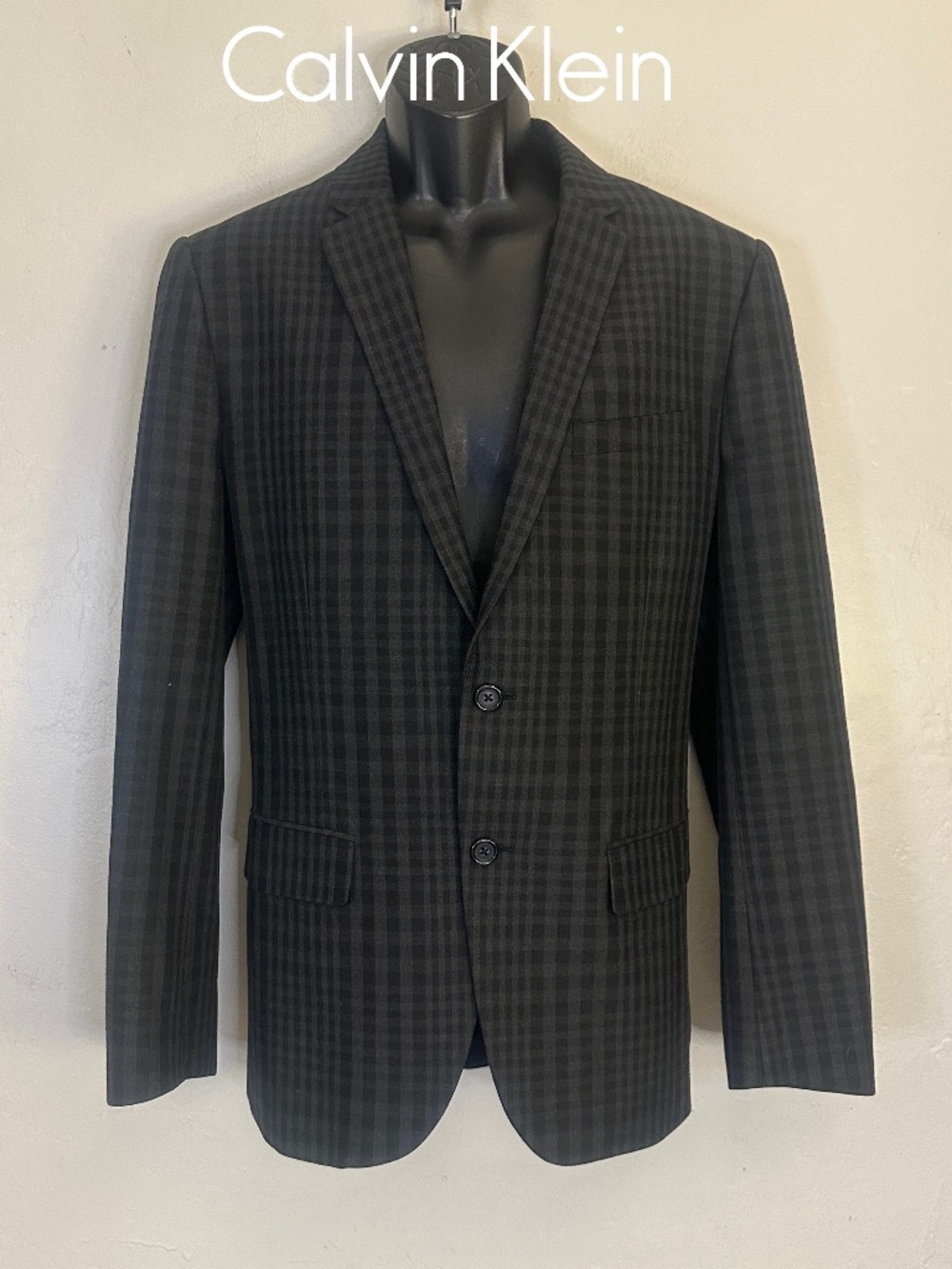 Calvin Klein Plaid Blazer Medium ~40R Gently worn 64% polyester/33% rayon/3% spa